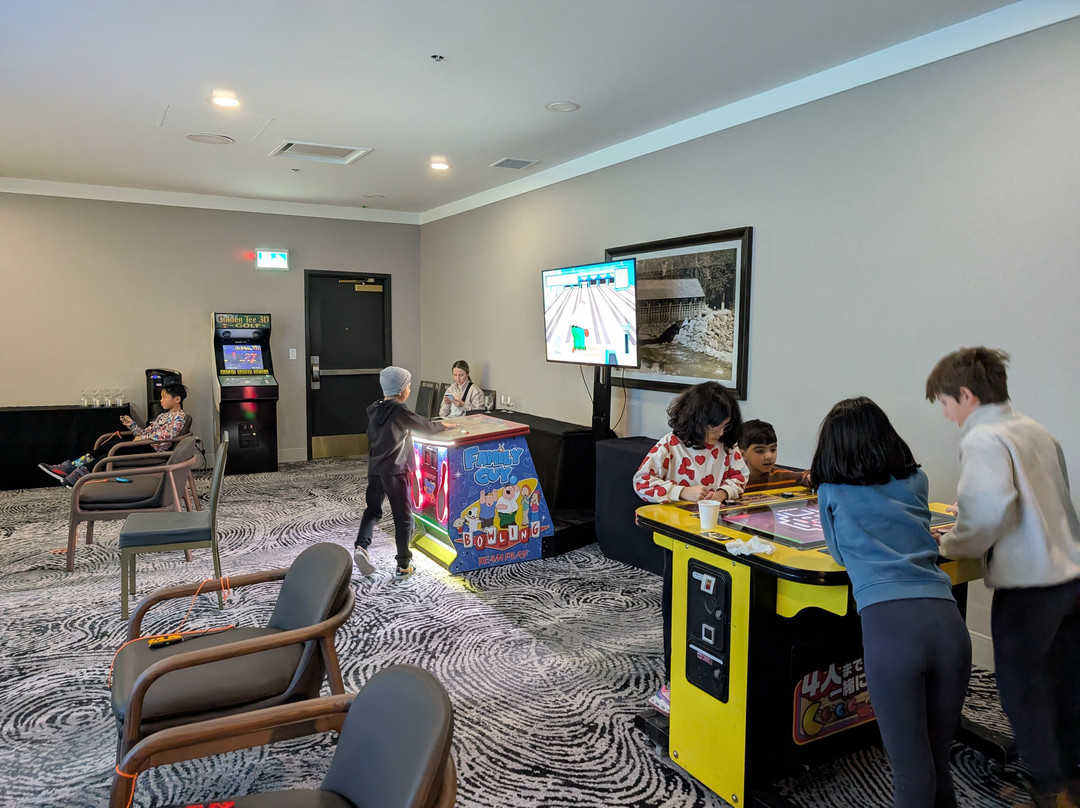 温哥华铁道镇希尔顿酒店主图