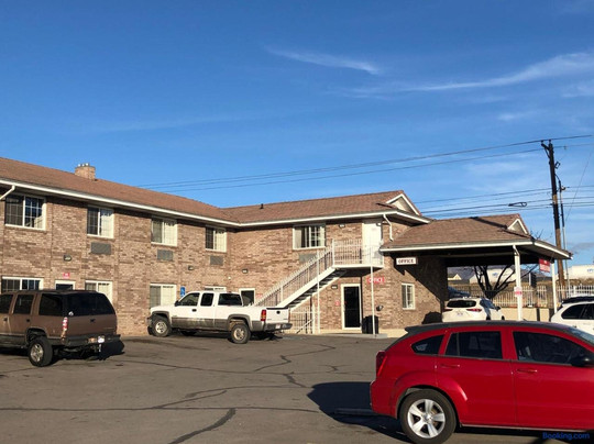 Ameri-Stay Inn & Suites