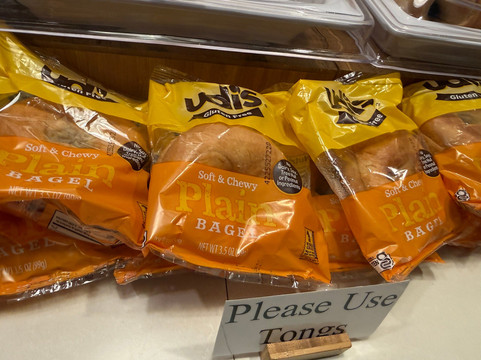 万枫利文斯顿黄石酒店及套房主图