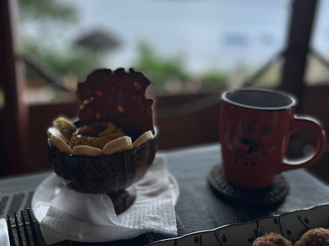 Belle's Beach Bar & Accommodation主图