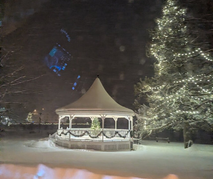 李农场旅店主图