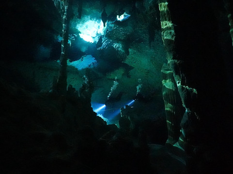 Pasku Dive-普拉亚德尔卡曼必去景点