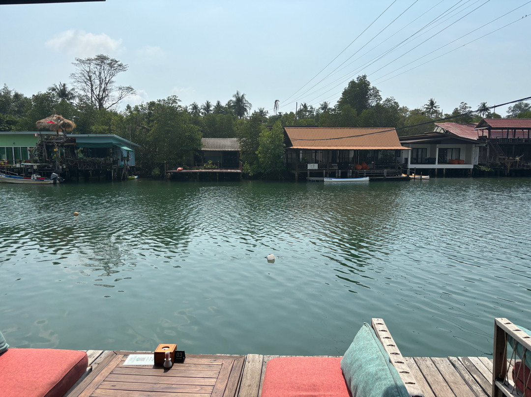 บ้านตาเกลือ