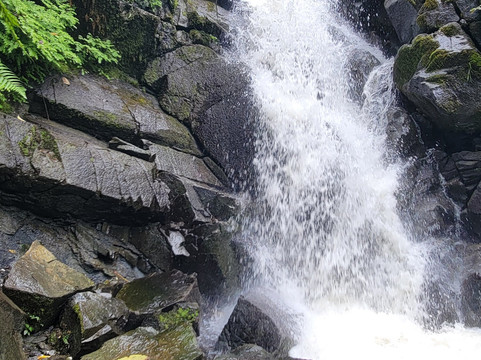 Cascadas Allcamayo-温泉镇必去景点