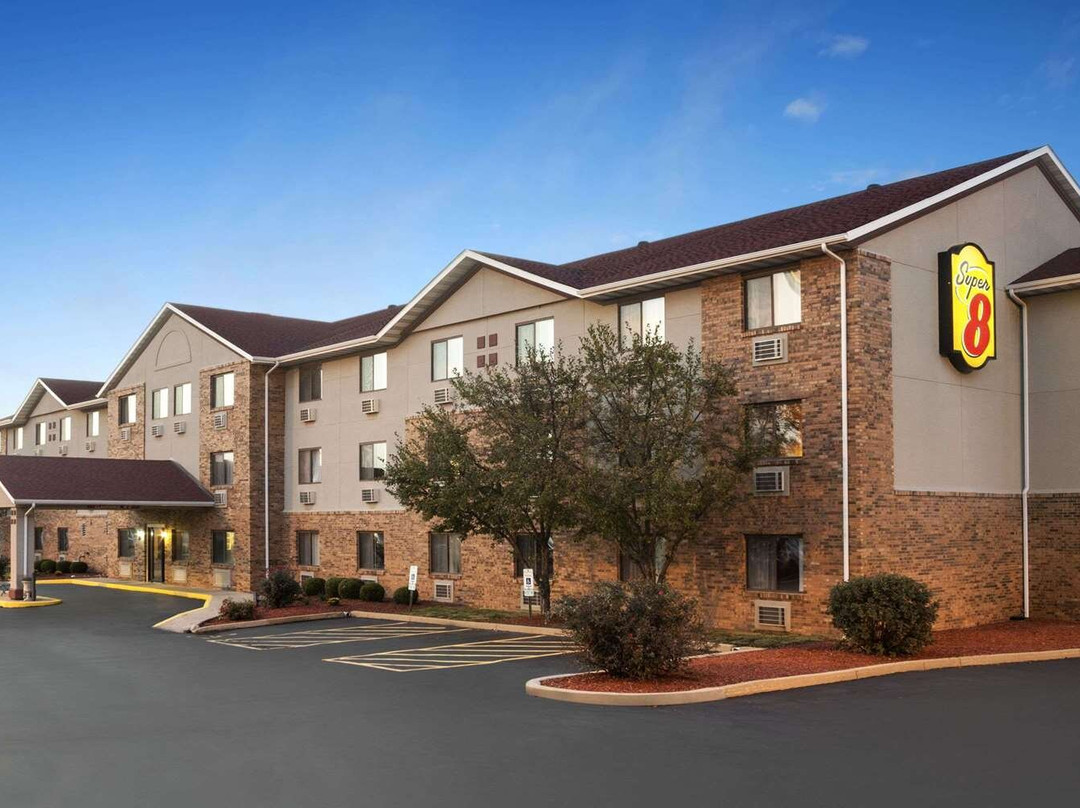 Fairview Heights酒店住宿-Super 8 by Wyndham Fairview Heights - St. Louis
