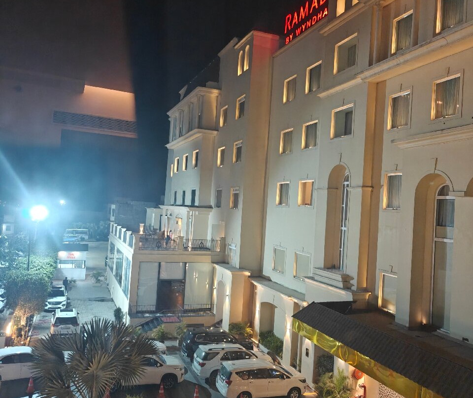 卡普尔塔拉温德姆华美达酒店主图