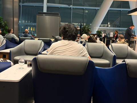 Plaza Premium Lounge Heathrow T5 Departures-伦敦必去景点