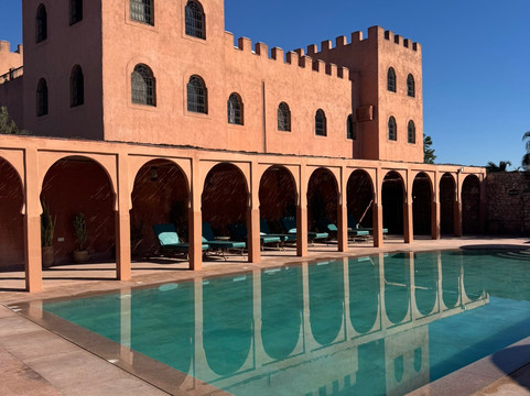 阿特拉斯古堡生态旅馆主图