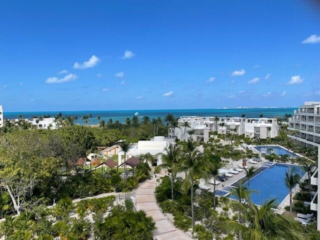 挚爱女人海滩酒店-全包-限成人主图