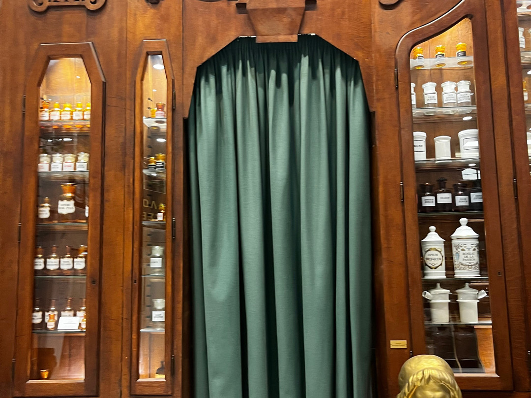 Hellenic Pharmaceutical Museum-卡拉马里亚必去景点