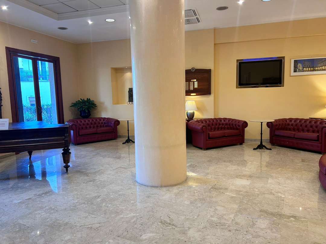 圣米歇尔公园酒店主图