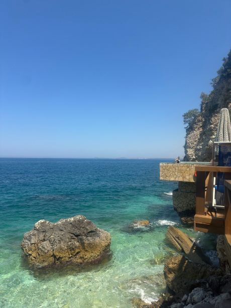 利罗酒店-旅行者