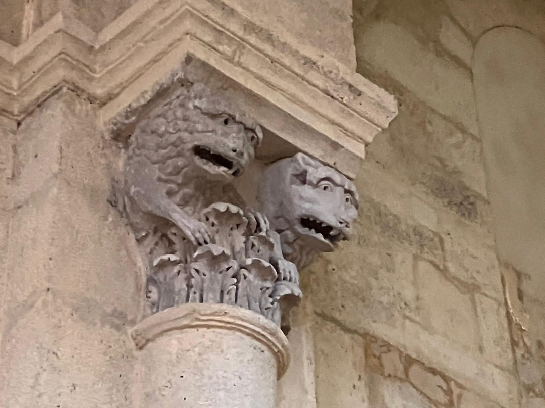 Basilique Saint Andoche de Saulieu-索留必去景点