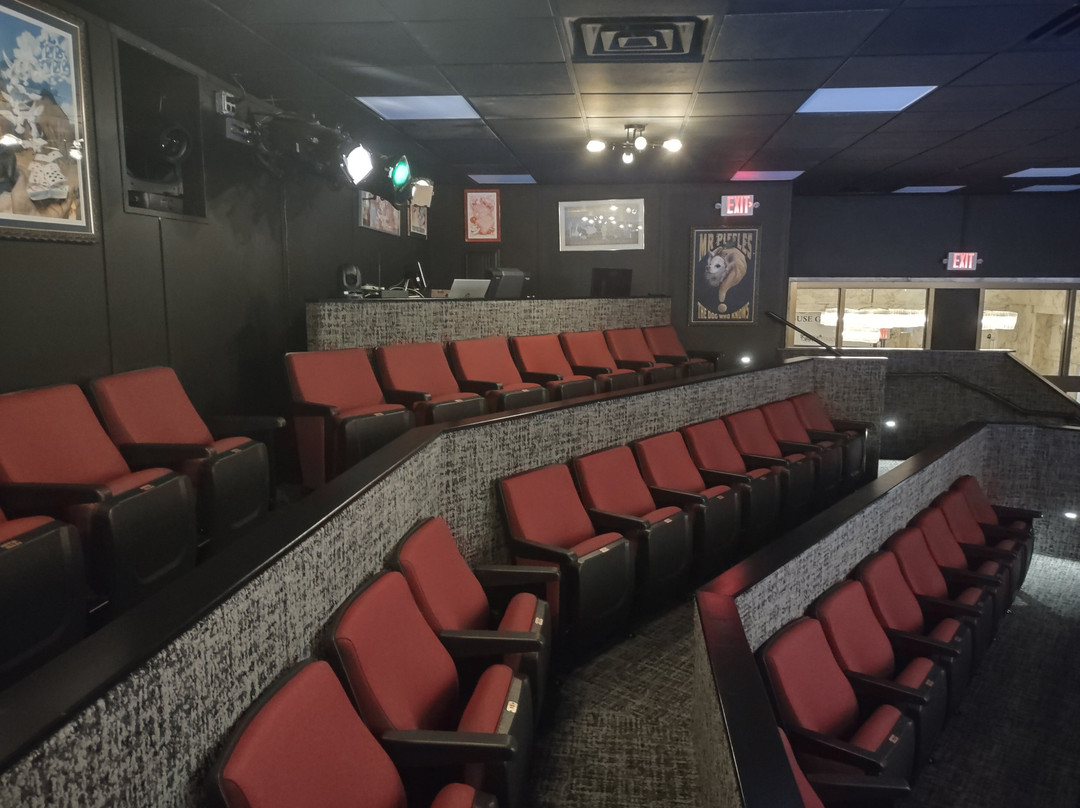 Smoke & Mirrors Theatre Glenside Pa-Glenside必去景点