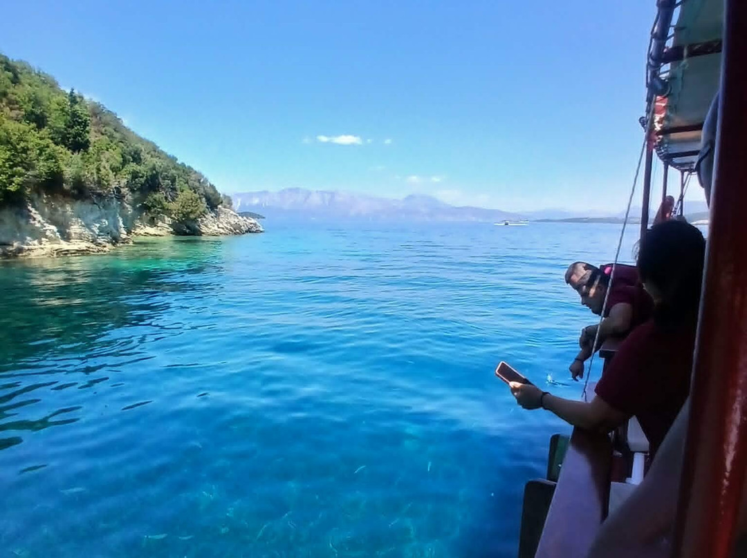 Papanikolis Cruise Boat-Nidri必去景点