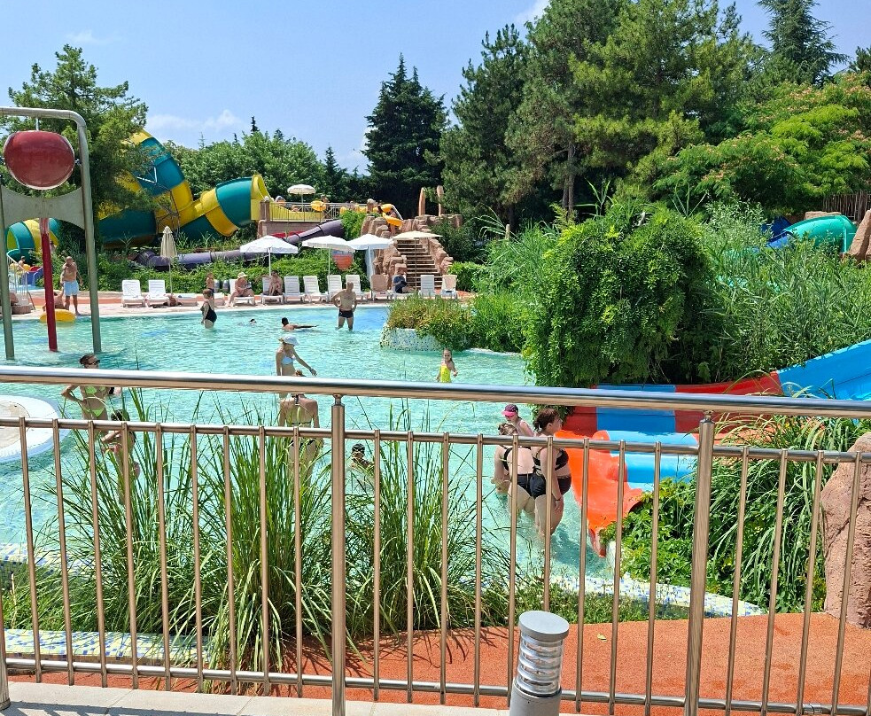 Aquapark Aquamania-阿尔伯纳必去景点