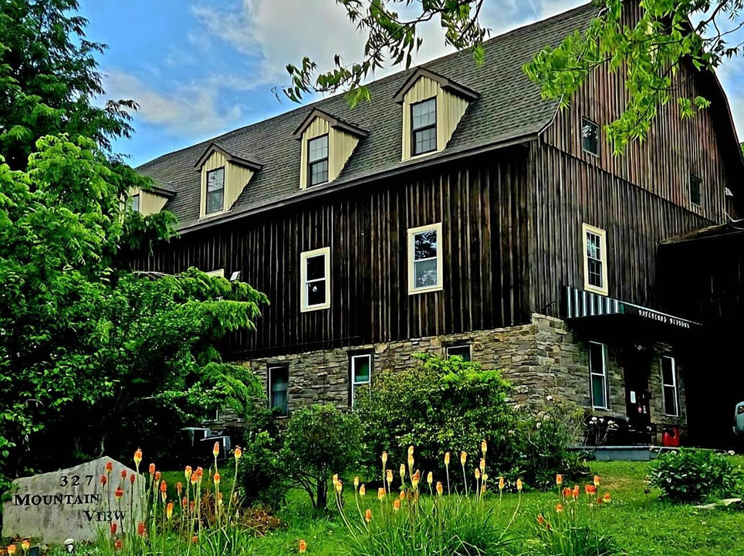 The Cortina Inn