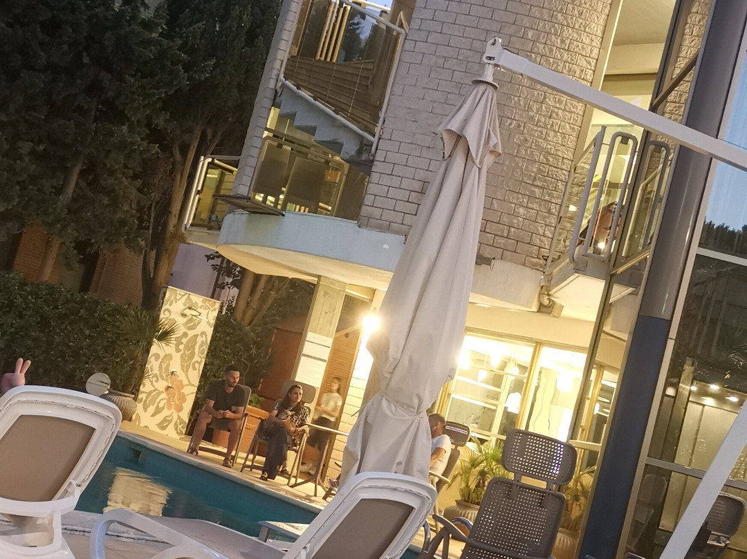 公爵酒店主图
