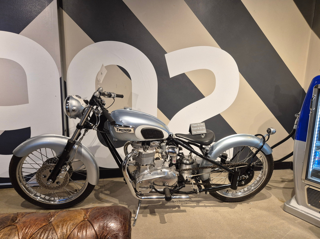 Triumph Factory Visitor Experience-欣克利必去景点