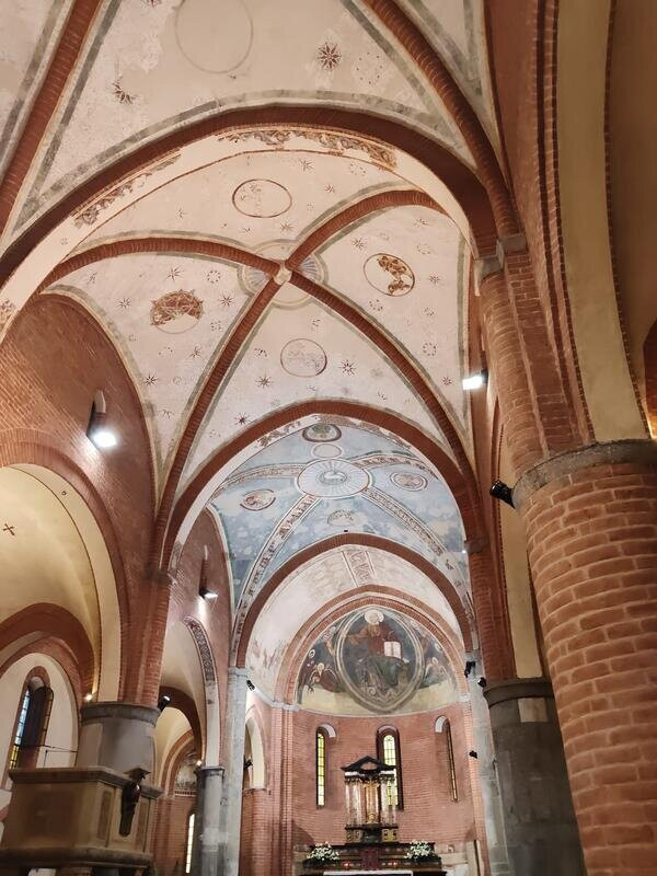 Abbazia di Santa Maria Rossa-米兰必去景点