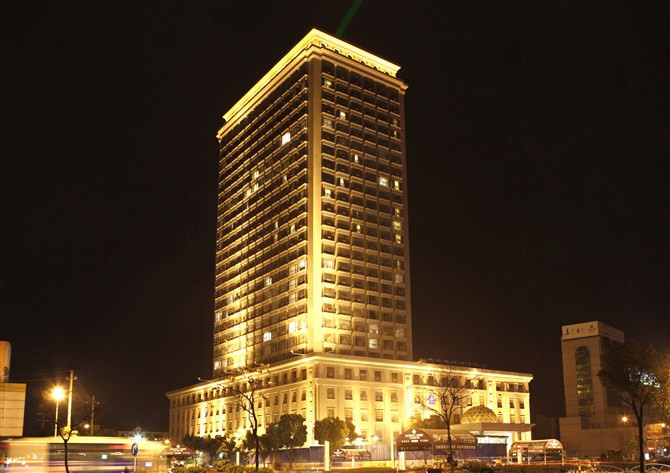 白金汉爵大酒店主图