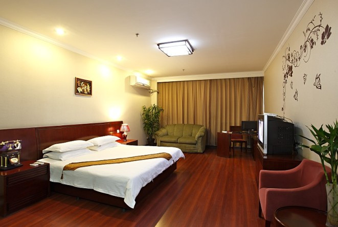 人间四月天商务宾馆