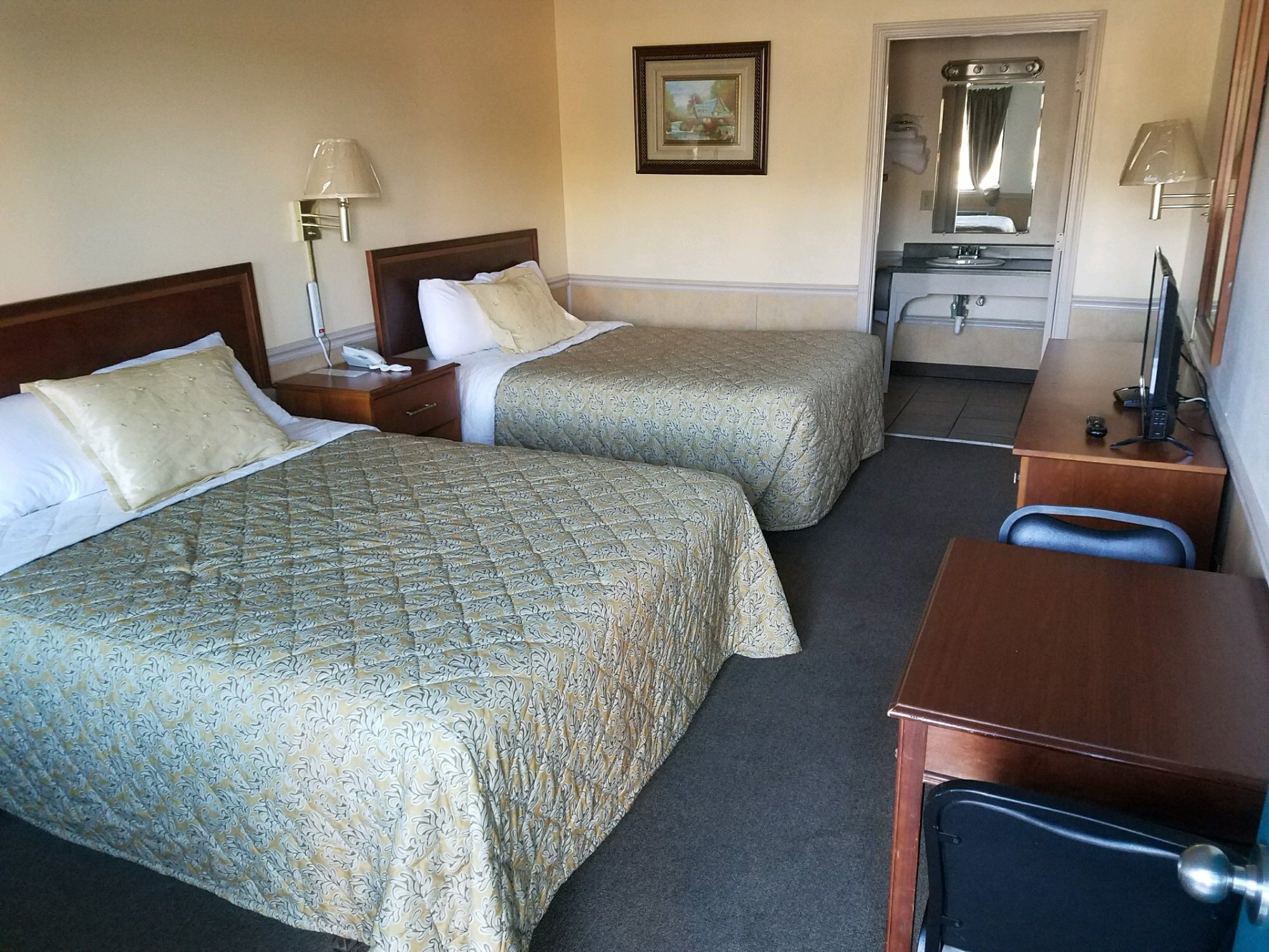 Traveler's Choice Motel-官方