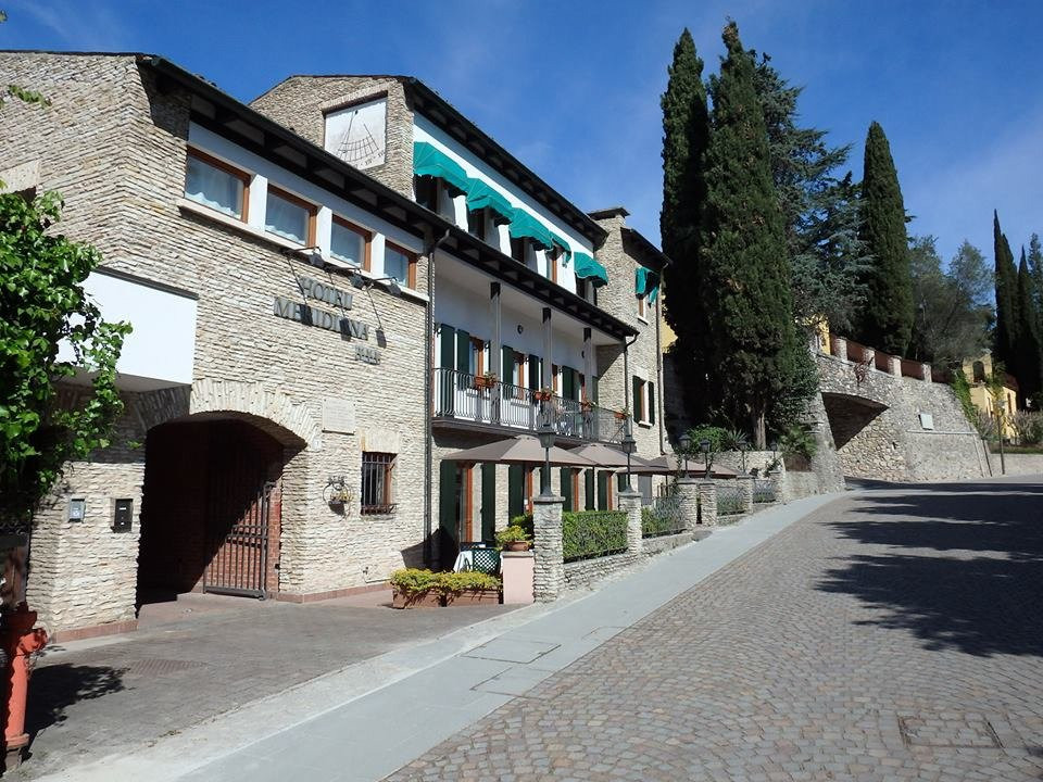 锡尔苗内酒店住宿-Hotel Meridiana