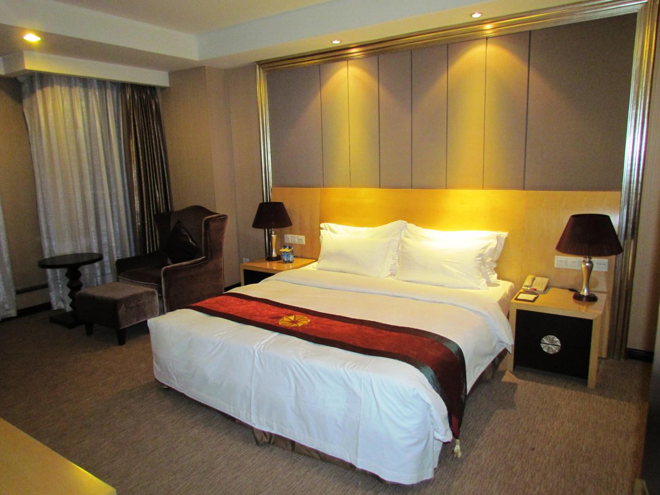 天朗时代大酒店-客卧