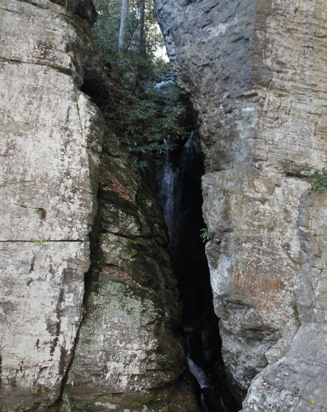 Raven Cliff Falls-海伦必去景点