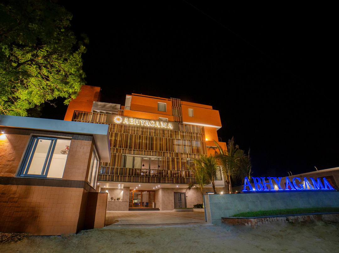 Abhyagama Hotel主图