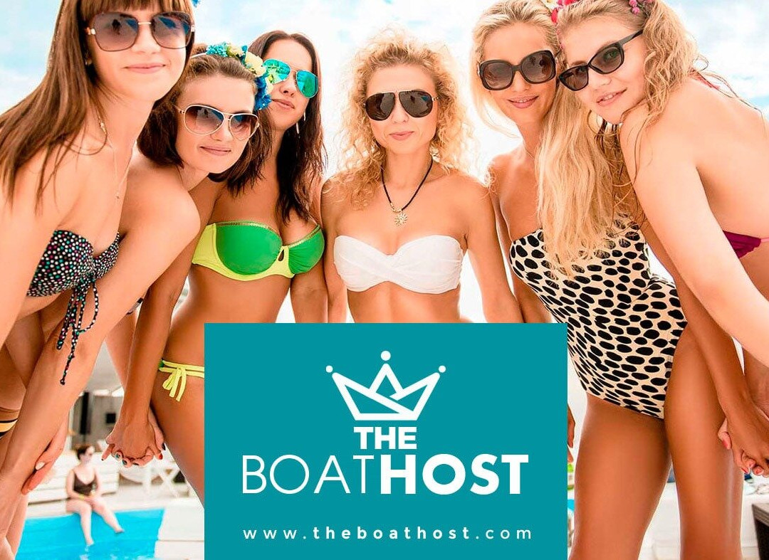 THE BOAT HOST