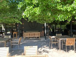 Willow Tree Inn主图