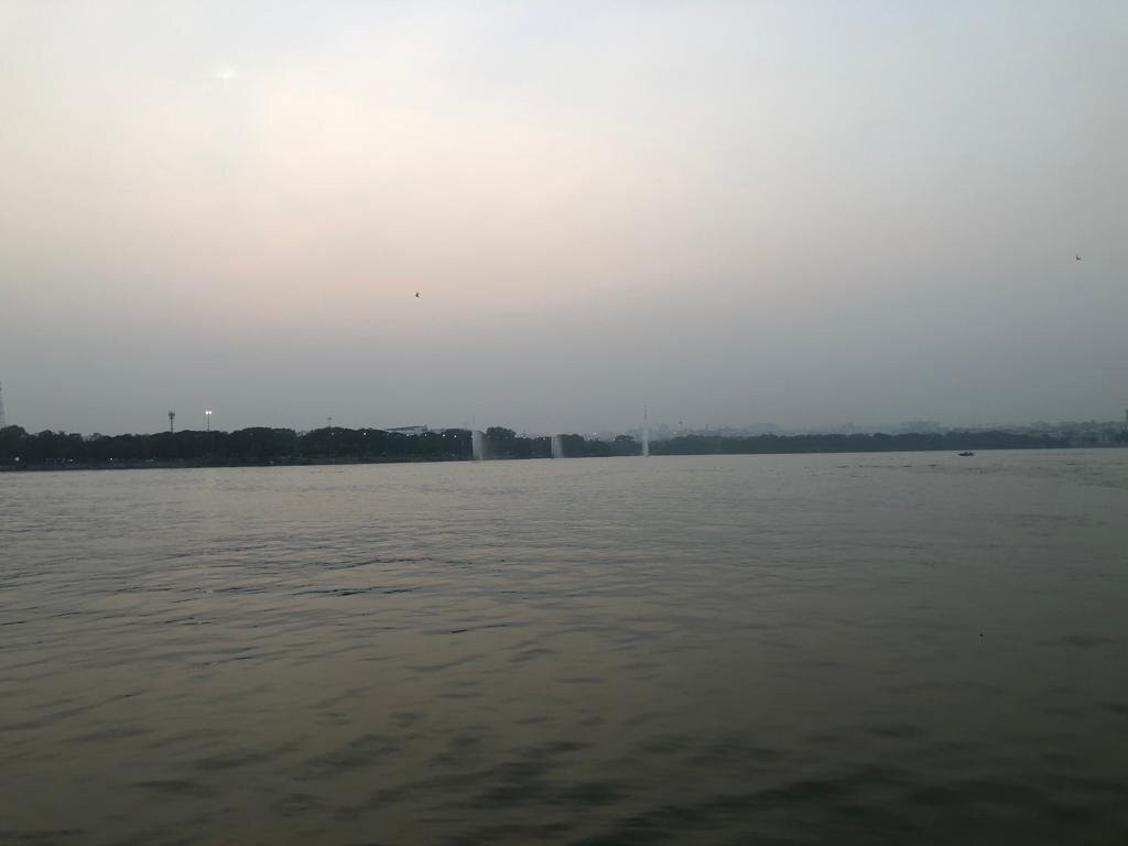 Hussain Sagar Lake景点图片