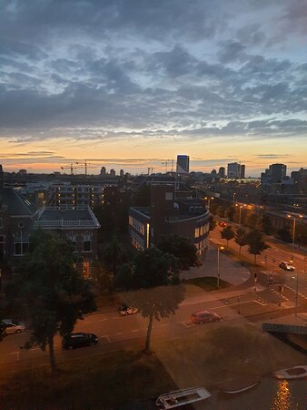 Moxy Utrecht-客卧