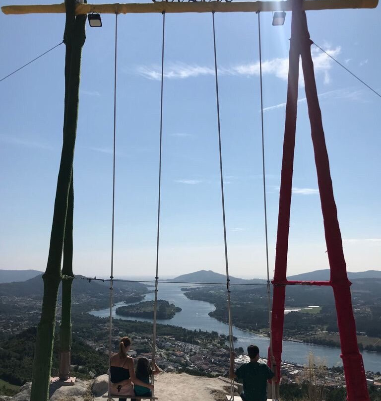 Miradouro e Baloiço Do Cervo景点图片
