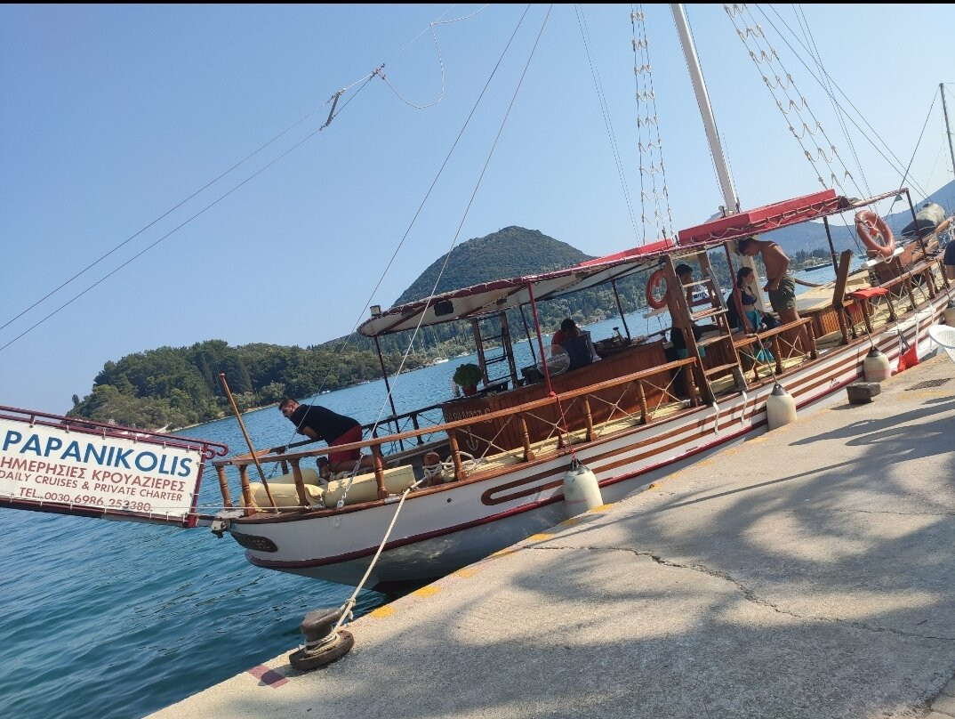 Papanikolis Boat Cruises景点图片