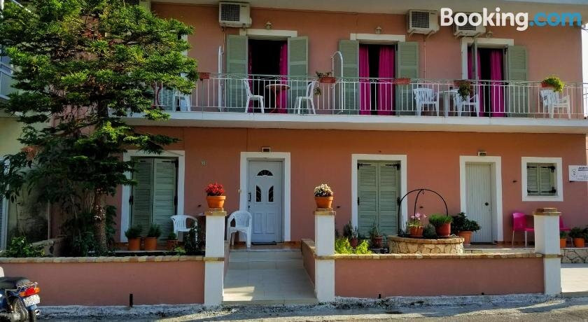 Julianos Apartments Ipsos