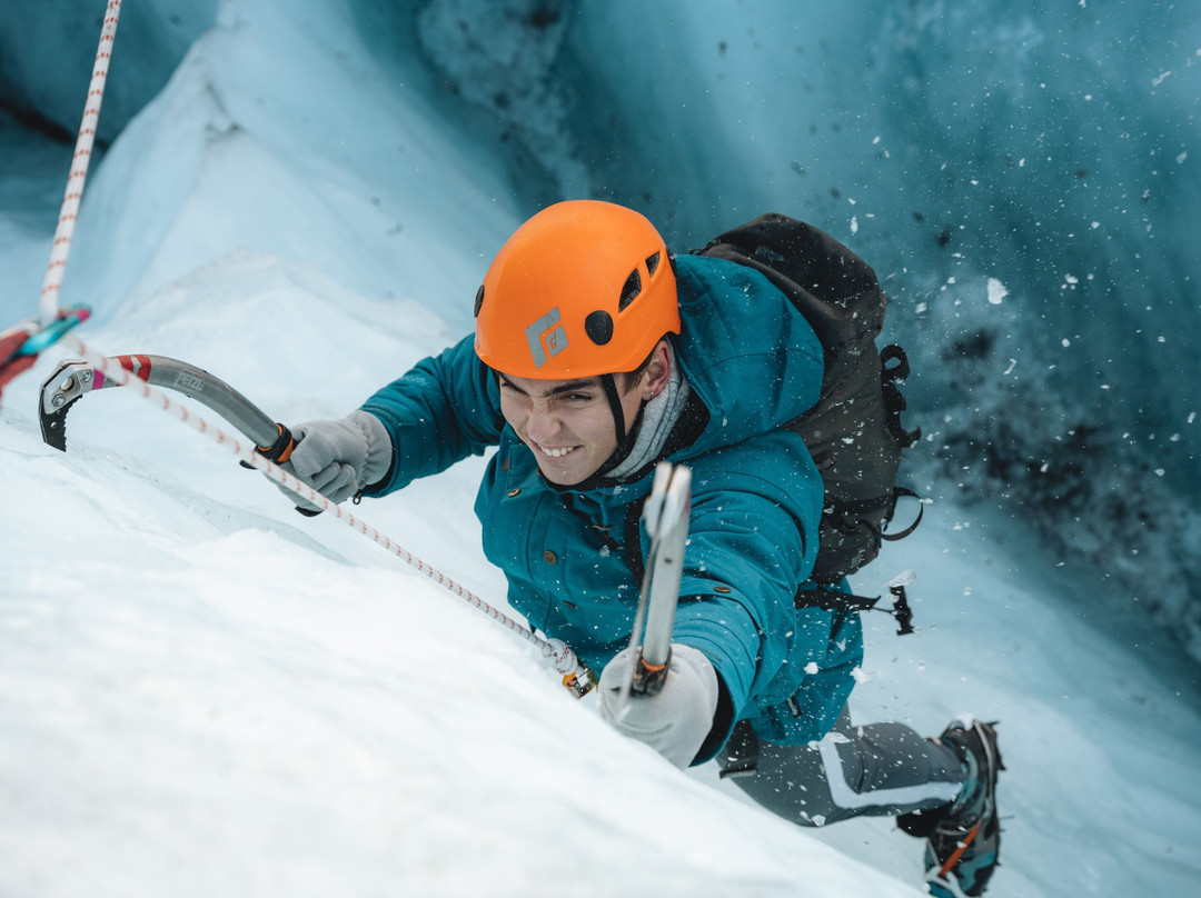 Ice Climbing Iceland景点图片