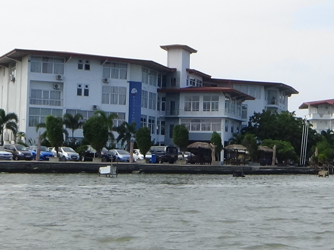 拜蒂克洛旅游景点-Batticaloa Lagoon