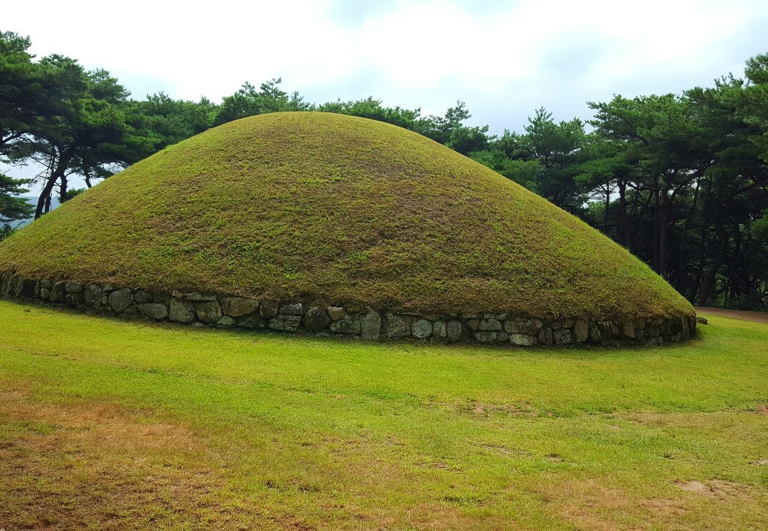 Royal Tomb of Queen Seondeok景点图片