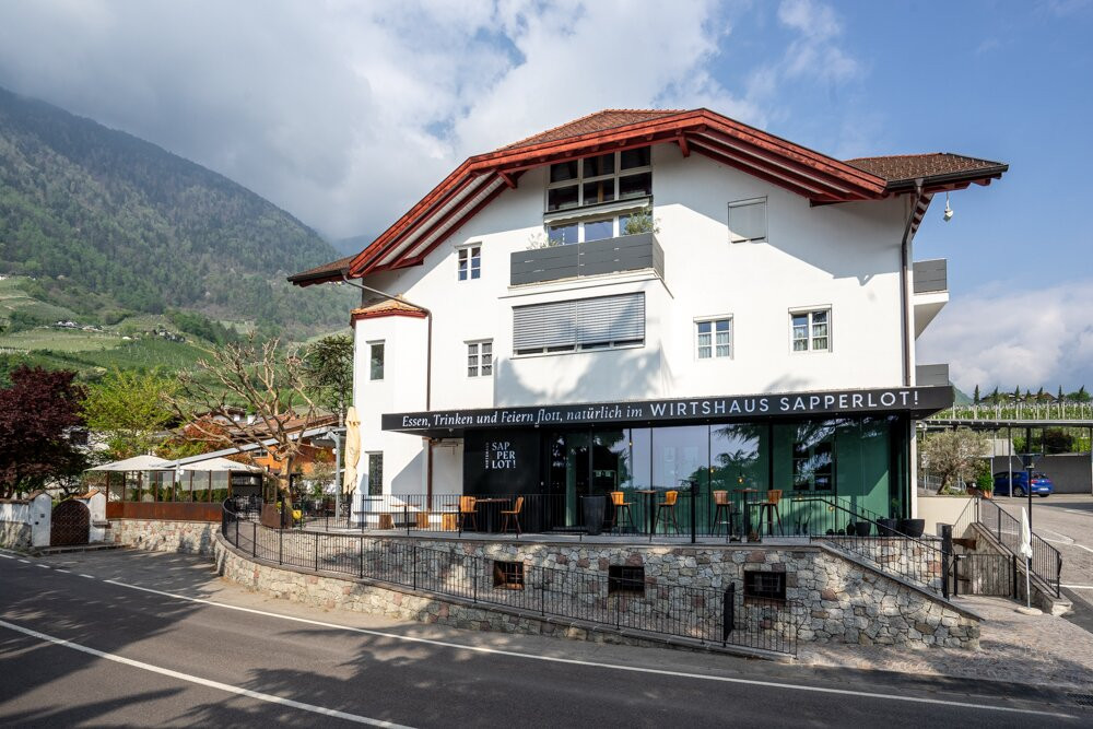 Cermes餐馆和美食-Wirtshaus Sapperlot