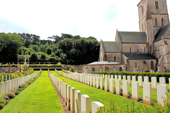 Etretat Churchyard Extension景点图片