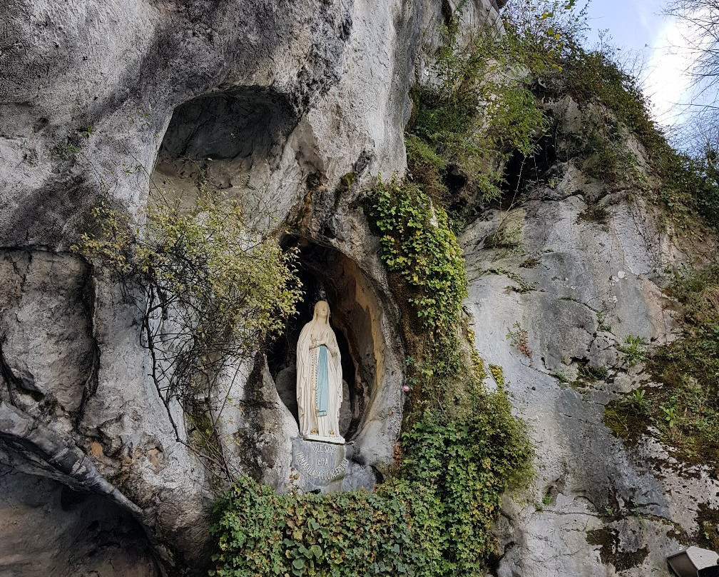 Lourdes Grotto-萨瓦内塔必去景点