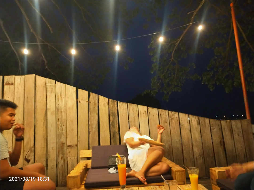 Tropical Shores - BECCA cafe x bistro