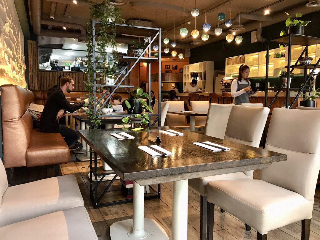 Kanzzi Sushi & Grill