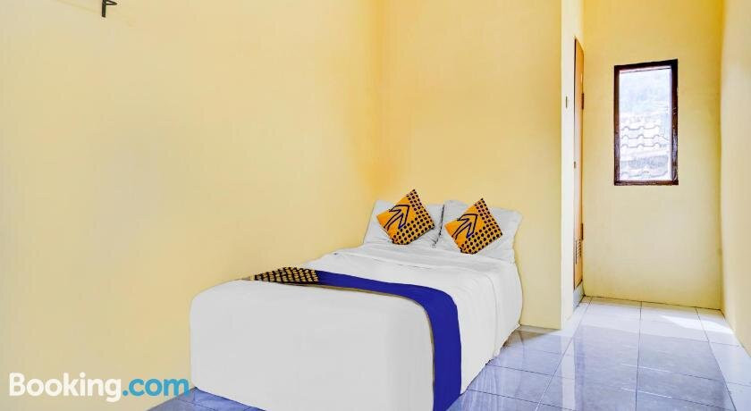 SPOT ON 90701 Kost Syariah Deris