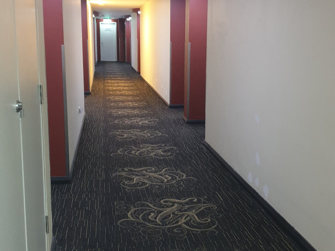 Boulevard on Beaumont主图