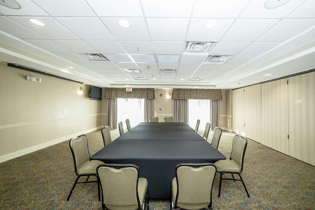 博福特希尔顿花园酒店主图