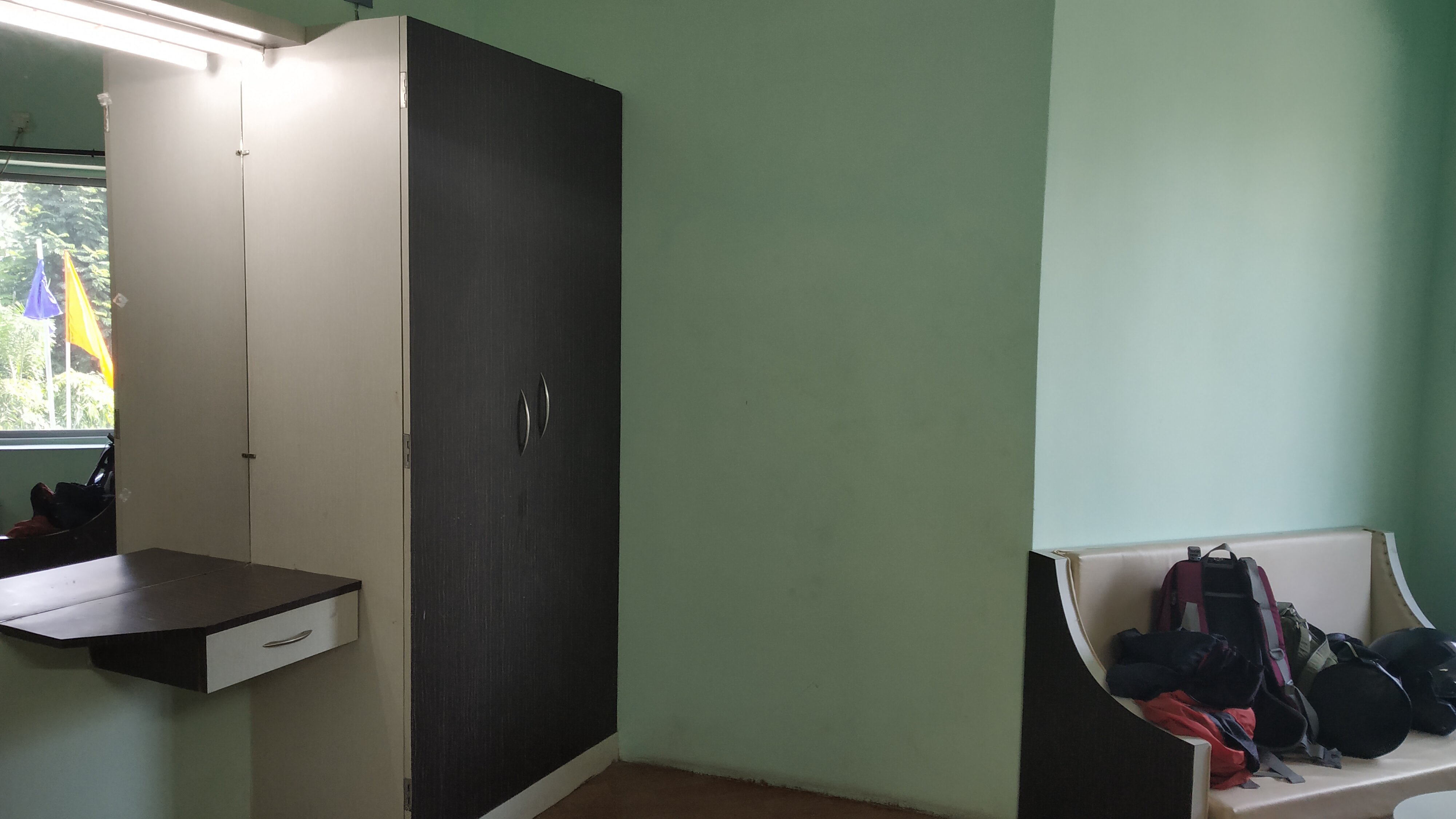 Rajhans Hotel & Resort-官方